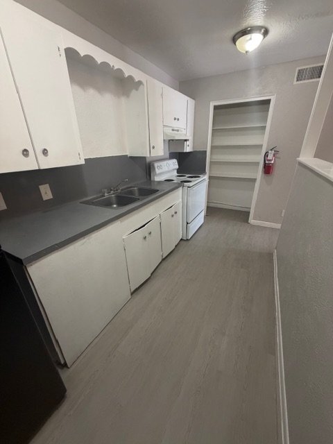 Building Photo - 5220 Weber Rd