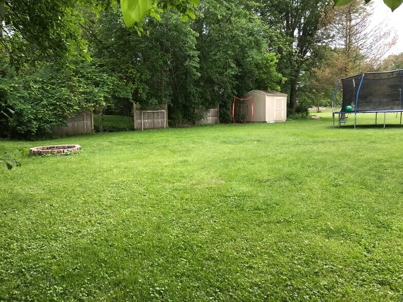 Building Photo - 12417 W Honey Ln