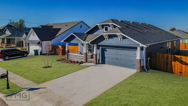 Building Photo - 4/2.5/2 Dream Home in Owasso!
