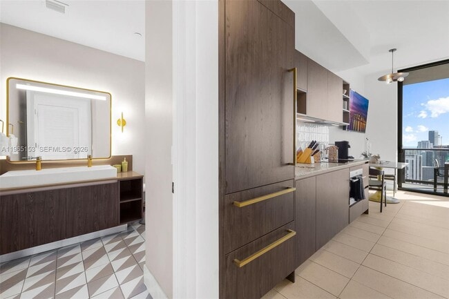 Building Photo - 159 NE 6th St