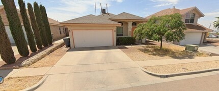Building Photo - 1412 Stone Pointe Way