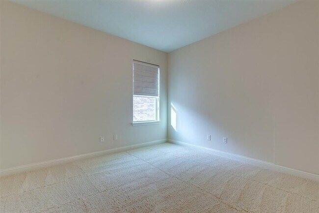 Building Photo - 10307 Latta Creek Dr