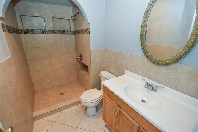 Building Photo - 4631 Lochshin Dr