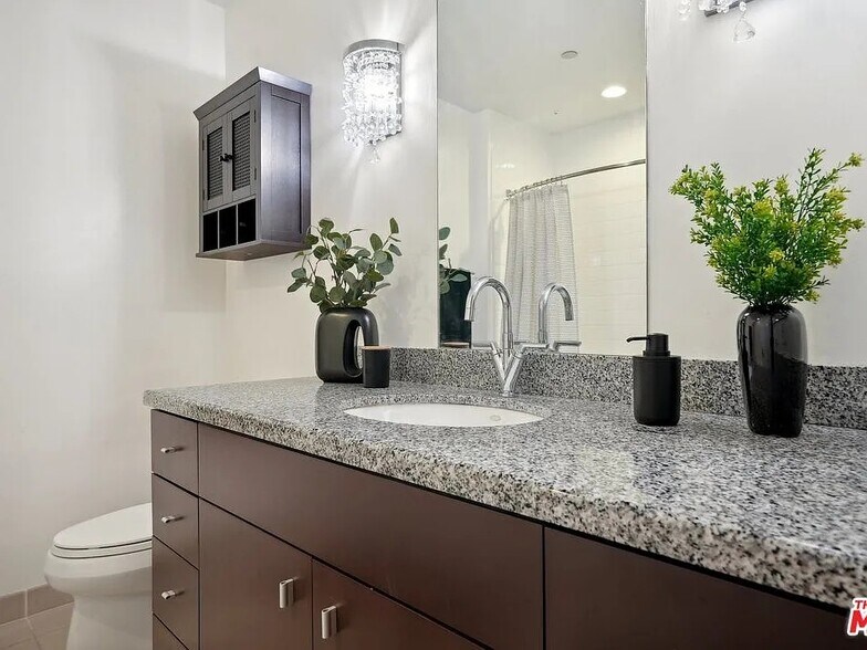 Building Photo - 1100 Wilshire Blvd