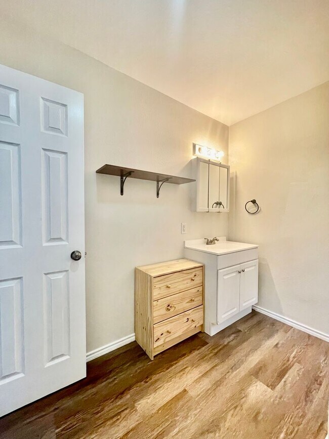 Building Photo - A slice of the Texas Hill Country - 1 Bedroom, 1 Bathroom with large back deck!