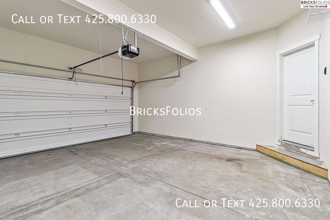 Building Photo - Your Dream Home Awaits in Puyallup – Bonus Offer Included!