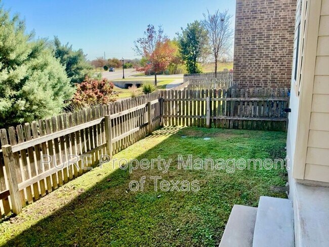 Building Photo - 18005 Pomelo Ln