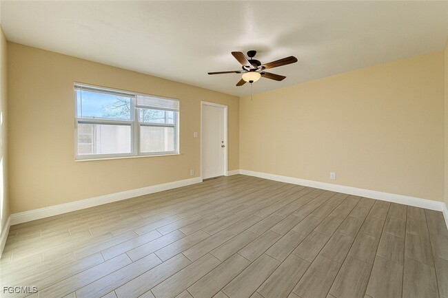 Building Photo - 5453 Eleventh Ave