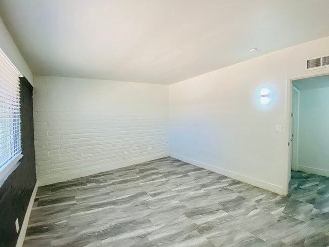 Building Photo - Modern living in this completely updated 2...