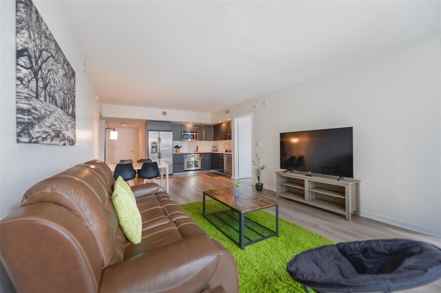 Building Photo - 31 SE 6th St