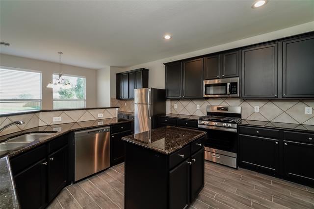 Building Photo - 700 Camellia Ct.