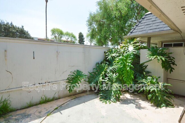 Building Photo - 3731 Ketch Ave
