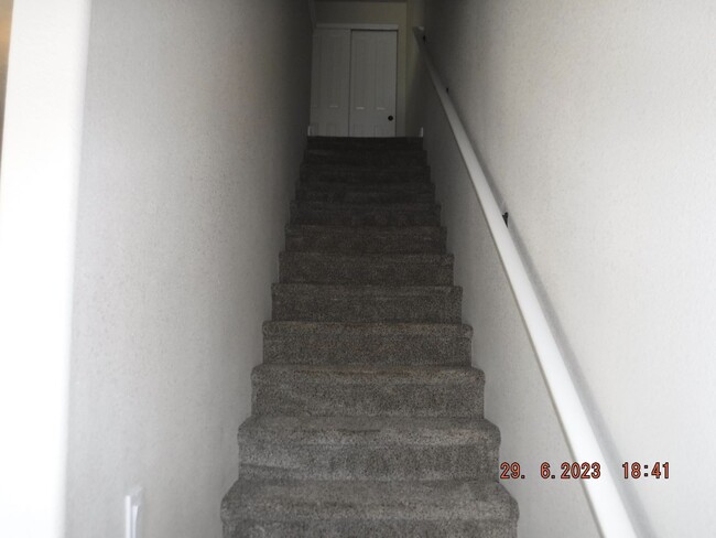 Building Photo - Nice 3 Bedroom townhouse in E Medford