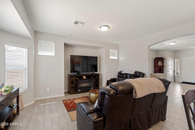 Building Photo - 4215 Tinker Dr