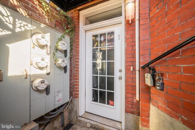 Building Photo - 1135 6th St NW