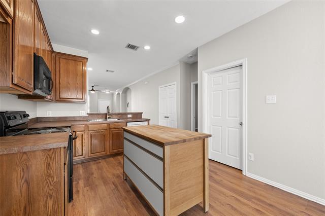 Building Photo - 1336 Kingston Pl