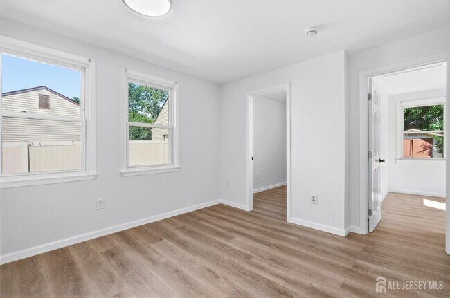 Building Photo - 250 Brookside Ave