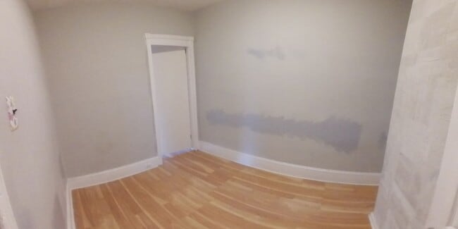 Building Photo - 3 Bedroom 1 Bath Home