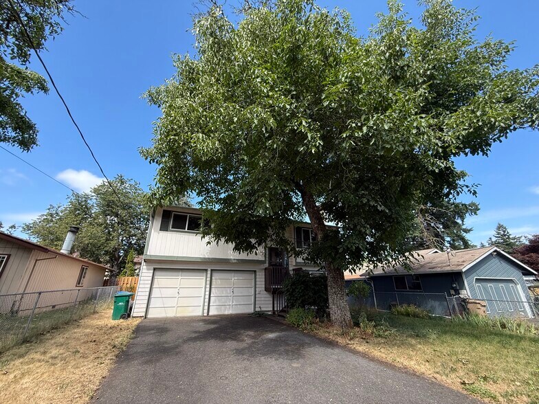 Front Yard - 12717 SE 22nd Ave