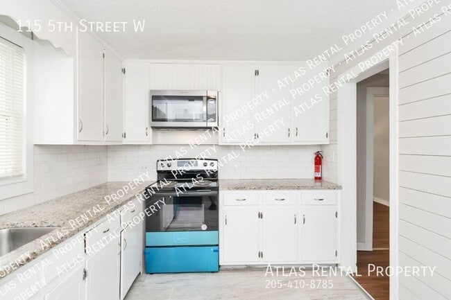 Building Photo - 115 5th St W