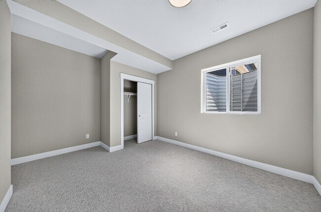 Building Photo - 10131 Lake Arbor Ln
