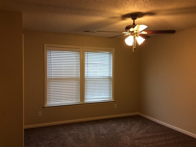 Building Photo - 726 Cheswick Ave