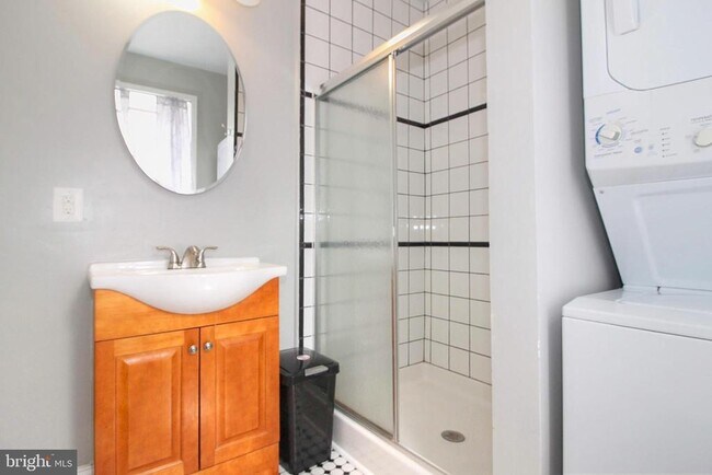 Building Photo - 22 N Market St