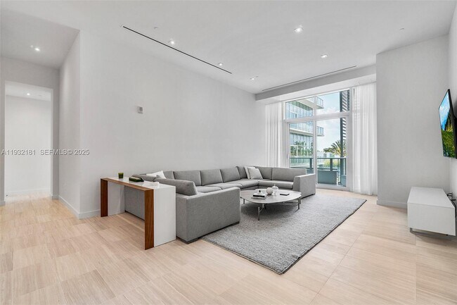 Building Photo - 4701 Meridian Ave