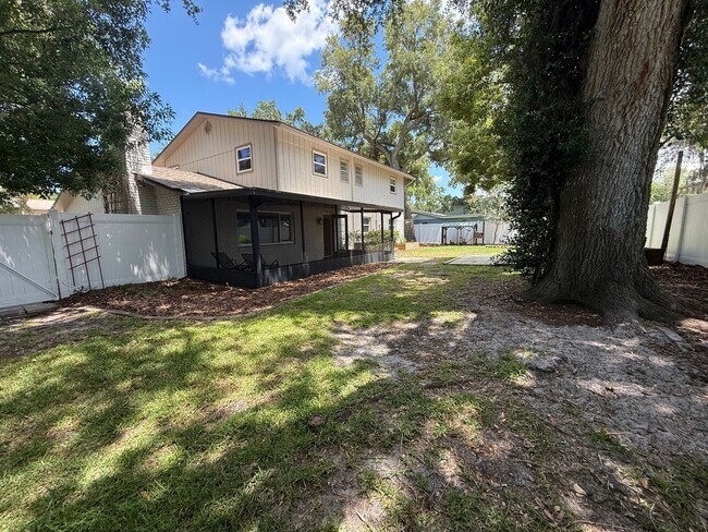 Building Photo - Beautiful Port Orange 4 Bed 2.5 Bath Serene Home Available IMMEDIATELY!