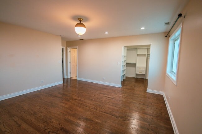 Building Photo - 7916 McVicker Ave