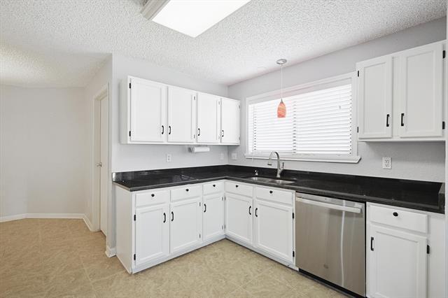 Building Photo - 266 Pinyon Ln