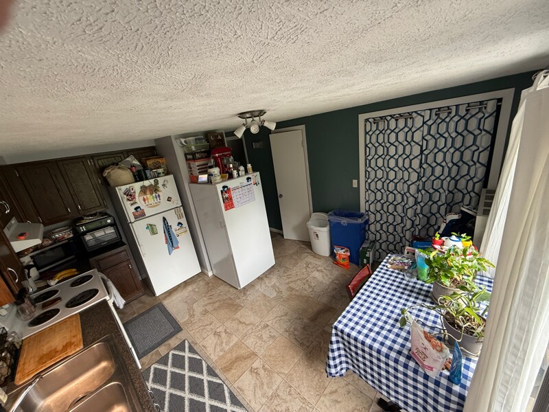 Building Photo - 629 Harvest View Ln