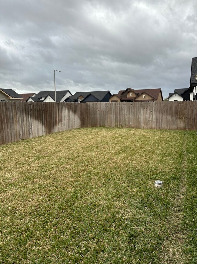 Building Photo - 102 Gardenia Dr
