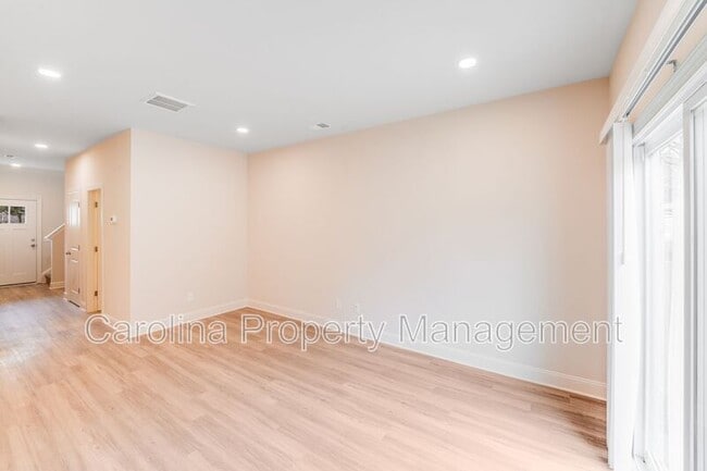 Building Photo - 645 Brookwood St