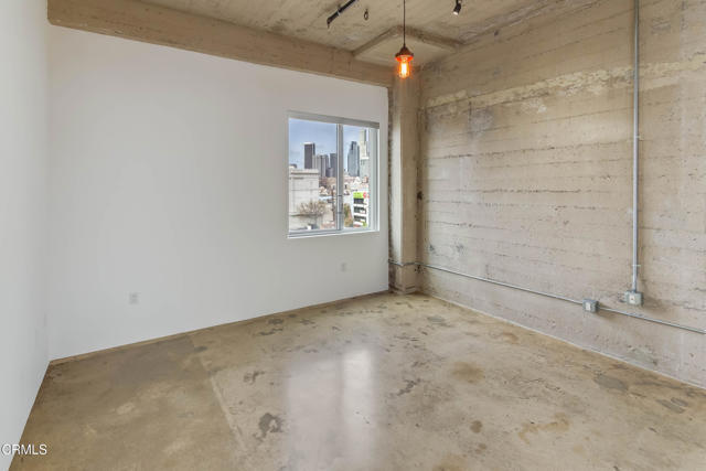Building Photo - 825 East 4th St