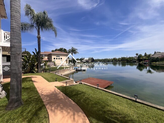 Building Photo - Spacious 4bd/3ba Elk Grove Home-Lake Front!