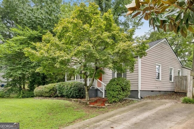 Building Photo - 1136 Gilbert St SE