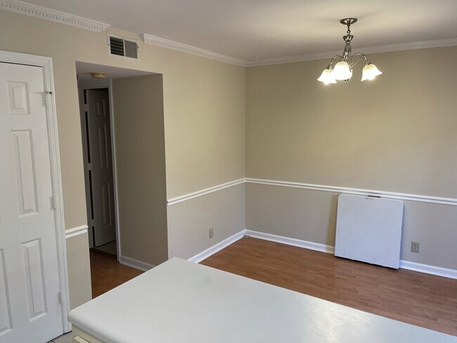 Building Photo - 2629 Blakemore Ave