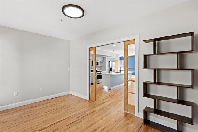 Building Photo - 877 Harrison Ave