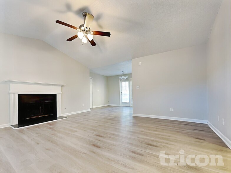 Building Photo - 404 Wolf Creek Ct