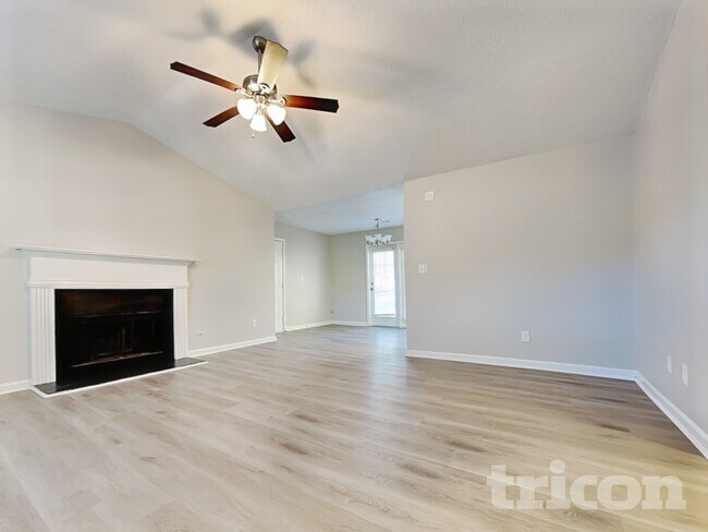 Building Photo - 404 Wolf Creek Ct