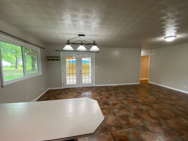 Building Photo - 2663 E Stanford St