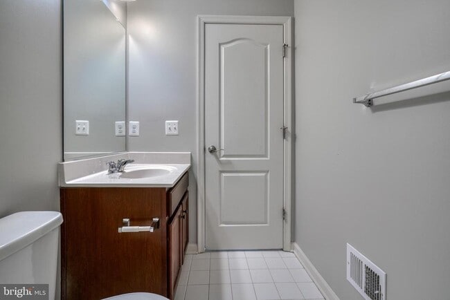 Building Photo - 985 Morgan Run Rd