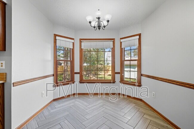 Building Photo - 932 Nugent Dr