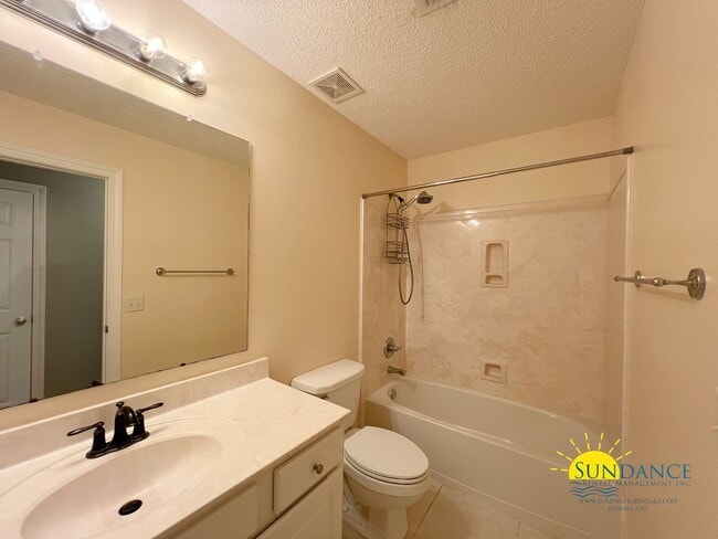 Building Photo - Spacious 3-Bedroom Retreat with New Kitchen Appliances!