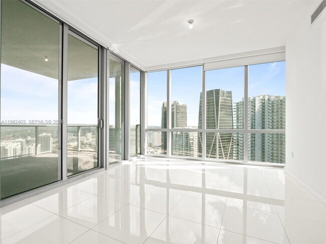 Building Photo - 851 NE 1st Ave