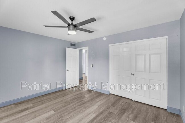Building Photo - 1575 S Pennington Dr