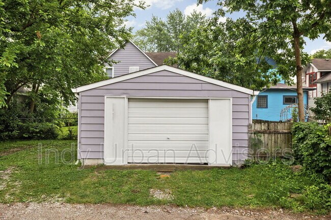 Building Photo - 418 N Drexel Ave
