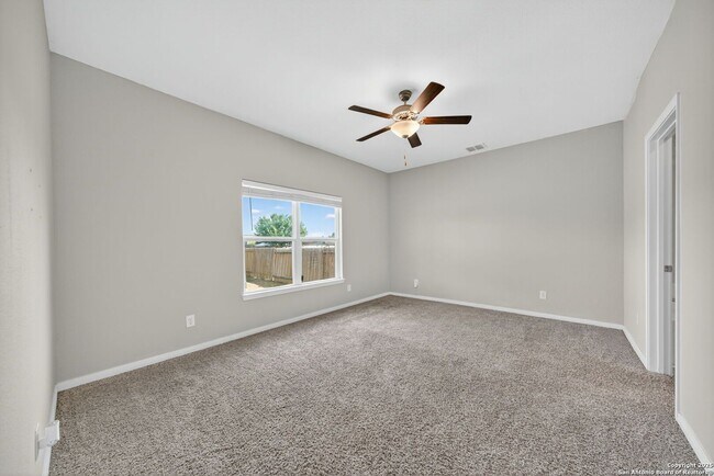 Building Photo - 5-BEDROOM HOME IN LUCKEY RANCH