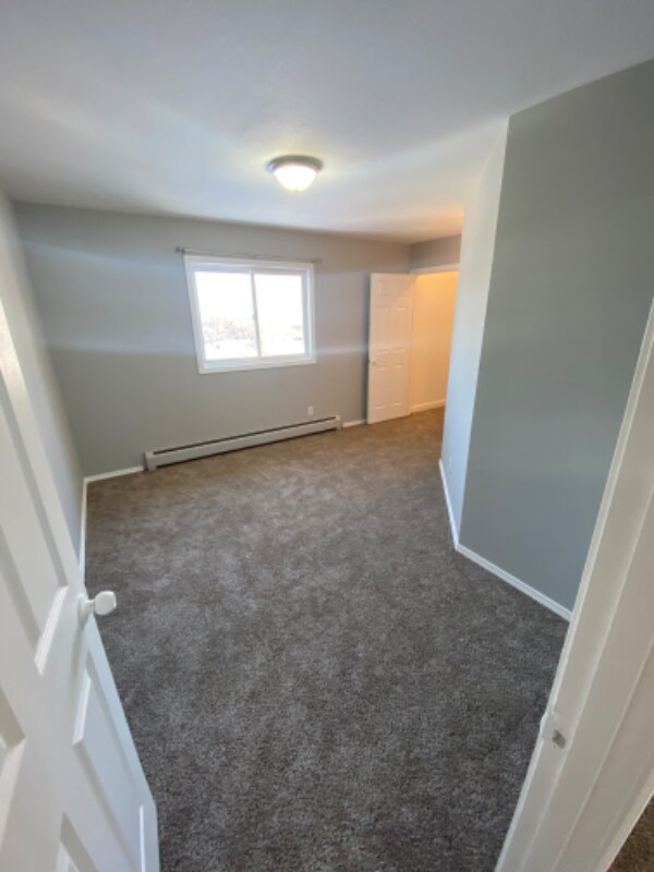 Building Photo - 1580 Chattaroy Cir